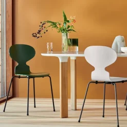 3100 Myran stol Coloured Ash Veneer Black