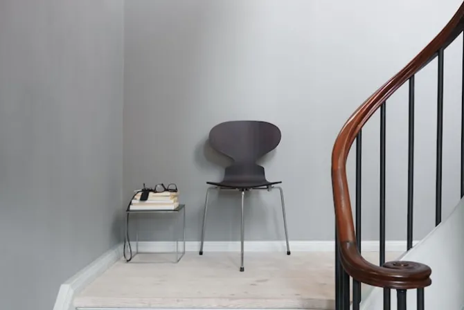 3100 Myran stol Coloured Ash Veneer Brown Bronze