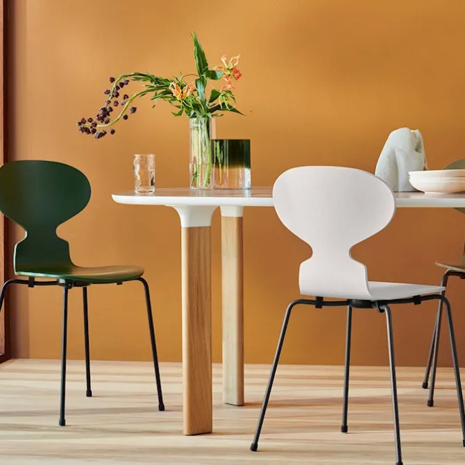 3101 Myran stol Lacquered Beech Veneer Black