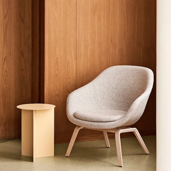 About a Lounge AAL83 lenestol