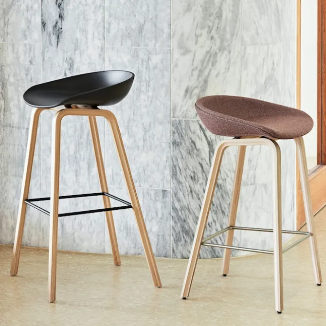 About a Stool AAS33 barstol High Black Oak