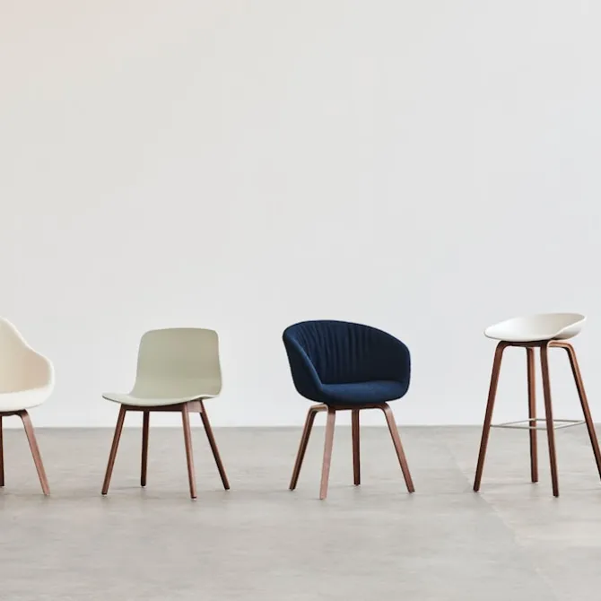 About a Stool AAS33 barstol High Black Oak