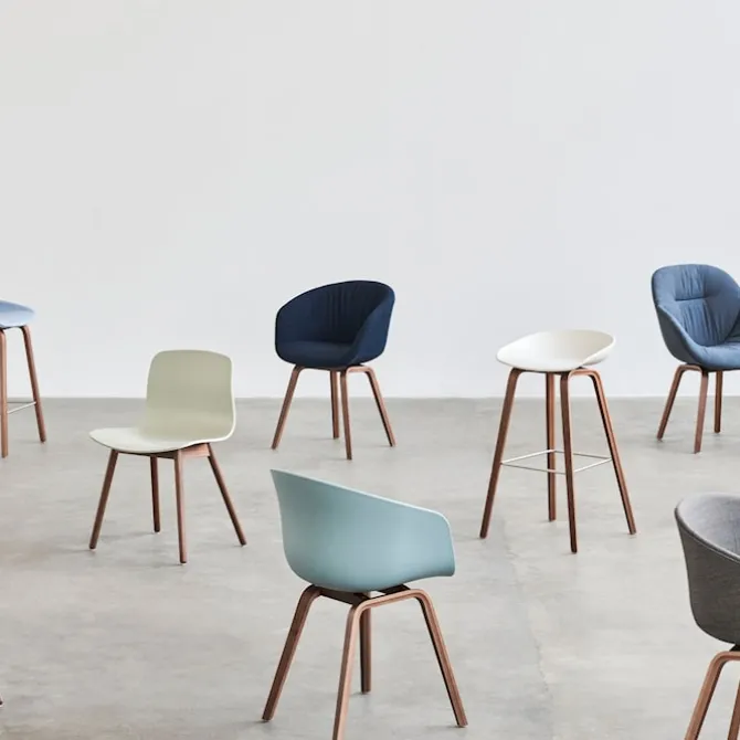 About a Stool AAS33 barstol High Black Oak