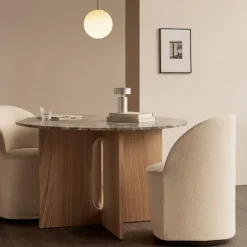 Androgyne spisebord Ø120 cm mørkbeiset eik