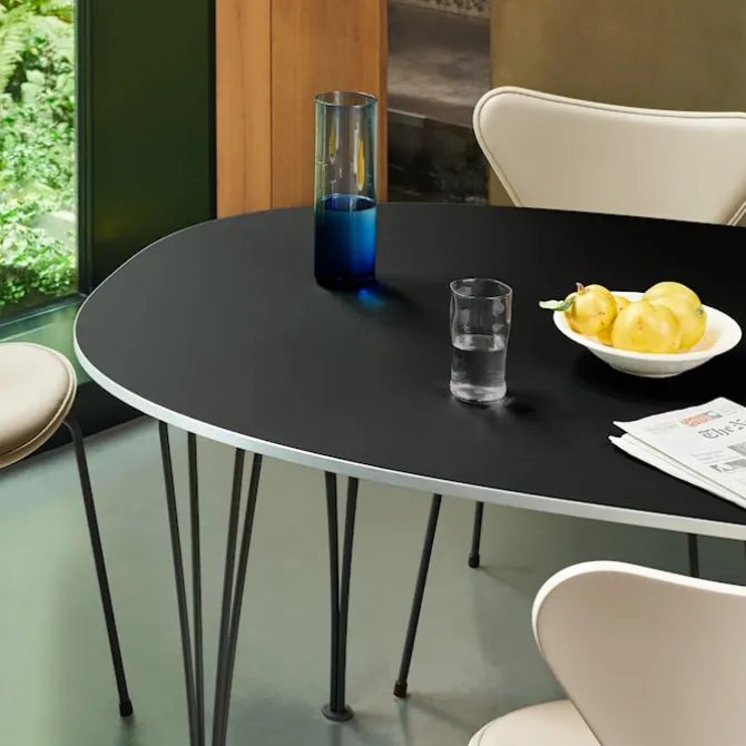 B612 Superellipse spisebord 100 x 150 cm Black