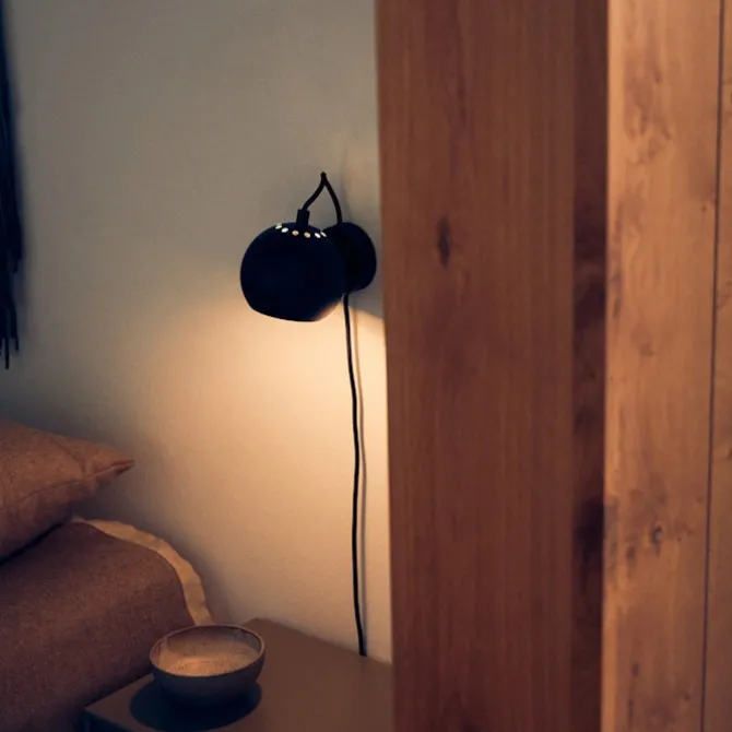 Ball Vegglampe Ø12 cm