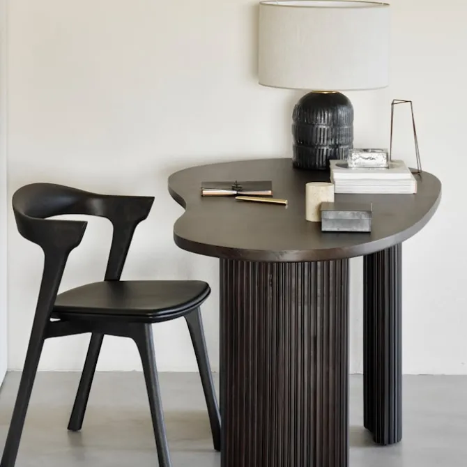 Boomerang Desk