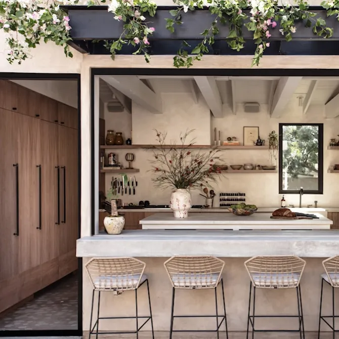 Closet Bar