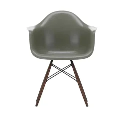 Eames Fiberglass Armchair DAW lenestol Black Maple