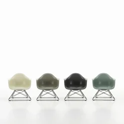 Eames Fiberglass Armchair LAR lenestol White