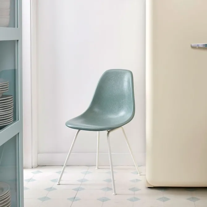 Eames Fiberglass Chair DSX stol Basic Dark