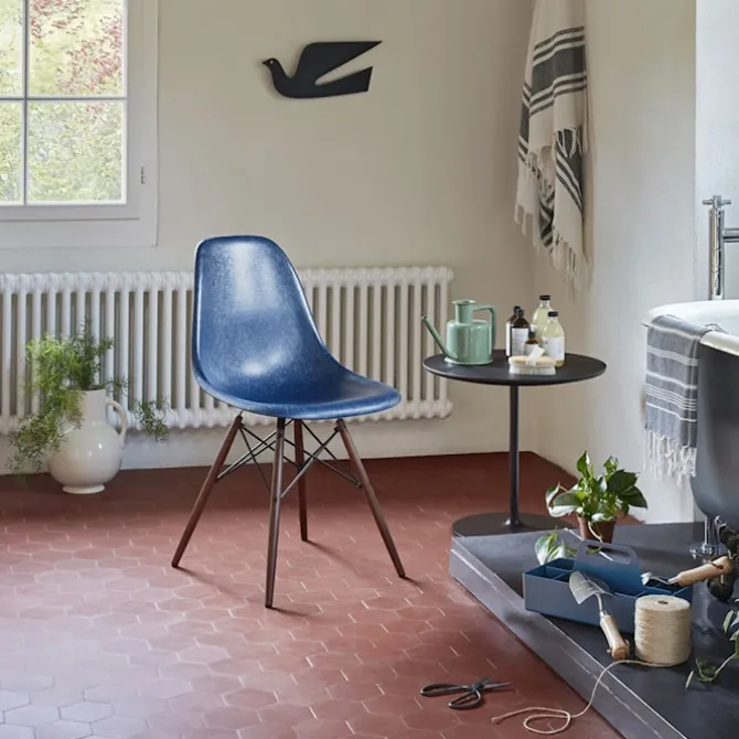 Eames Fiberglass Chair DSW stol Black Maple