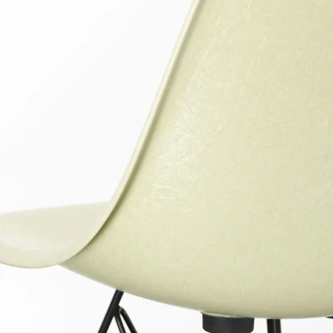 Eames Fiberglass Chair DSR stol Chrome