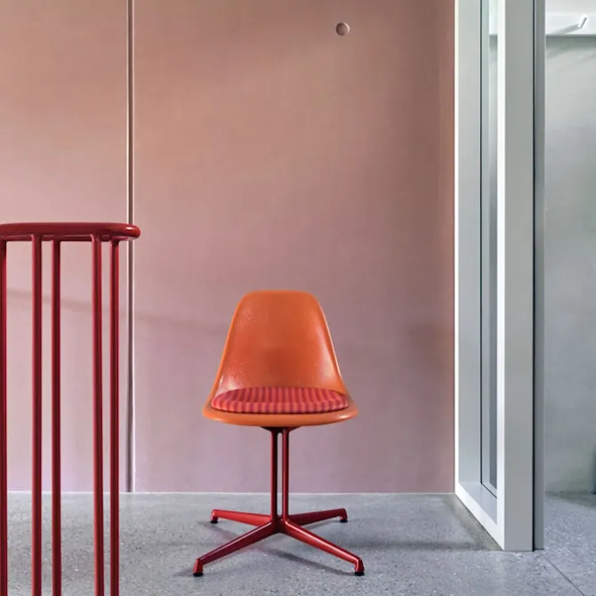 Eames Fiberglass Side Chair stol La Fonda