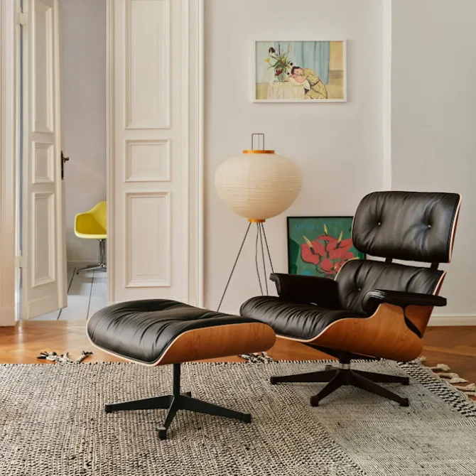 Eames Lounge Chair Cherry Polished/Black lenestol