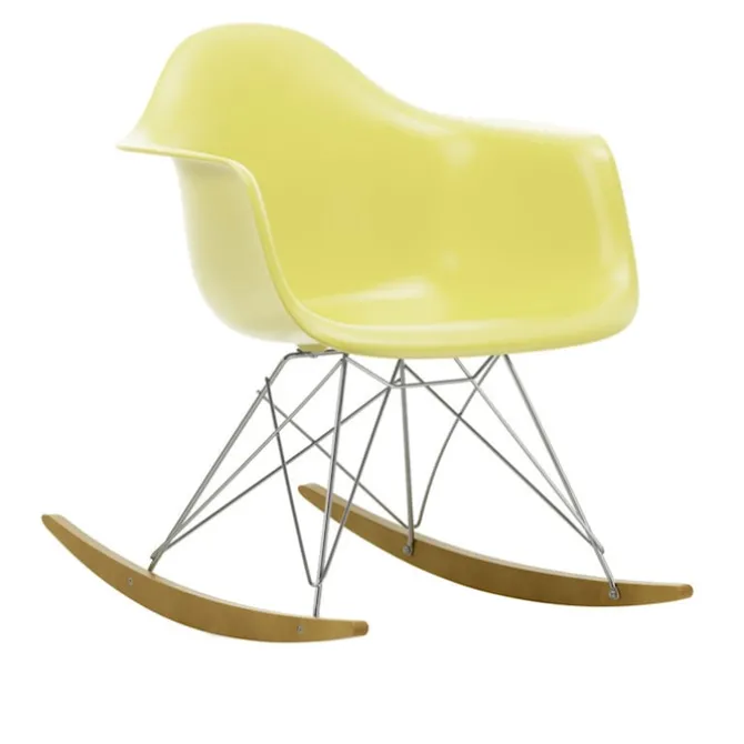 Eames RE Plastic Armchair RAR gyngestol Chrome/Golden Maple