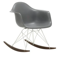 Eames RE Plastic Armchair RAR gyngestol White/Dark Maple
