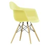 Eames RE Plastic Armchair DAW spisestuestol Golden Maple