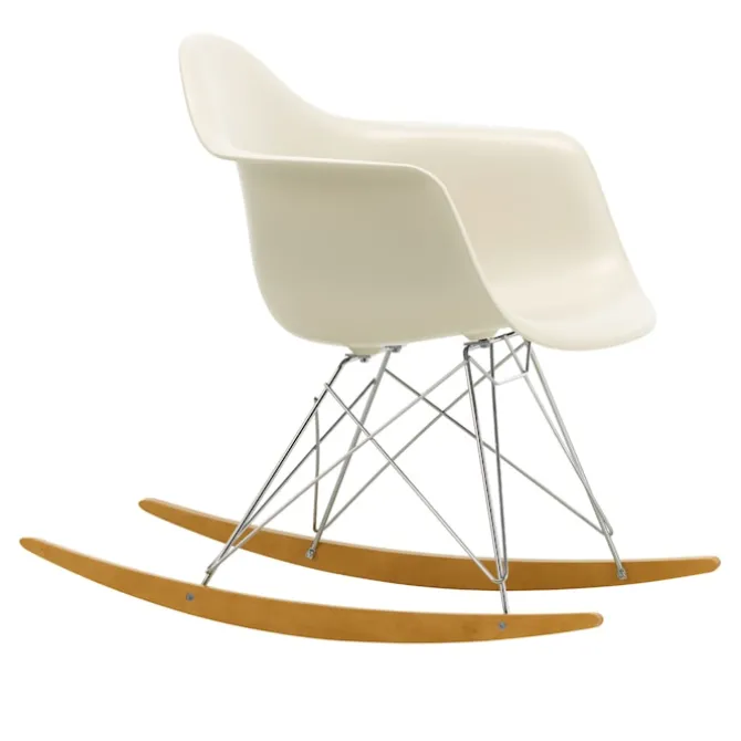 Eames RE Plastic Armchair RAR gyngestol Chrome/Golden Maple