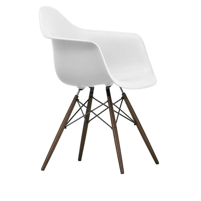 Eames RE Plastic Armchair DAW spisestuestol Dark Maple