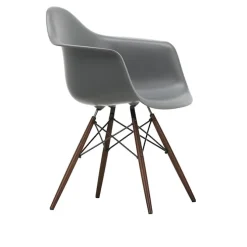 Eames RE Plastic Armchair DAW spisestuestol Dark Maple