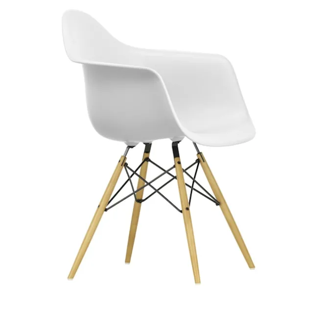 Eames RE Plastic Armchair DAW spisestuestol Golden Maple