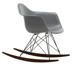 Eames RE Plastic Armchair RAR gyngestol Basic Dark/Dark Maple