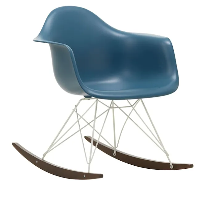 Eames RE Plastic Armchair RAR gyngestol White/Dark Maple