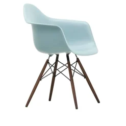 Eames RE Plastic Armchair DAW spisestuestol Dark Maple