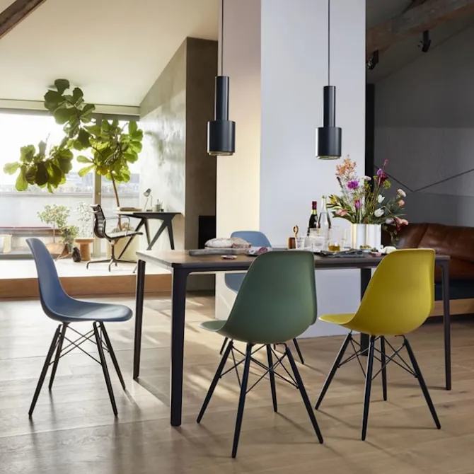Eames RE Plastic Chair DSW stol Black Maple
