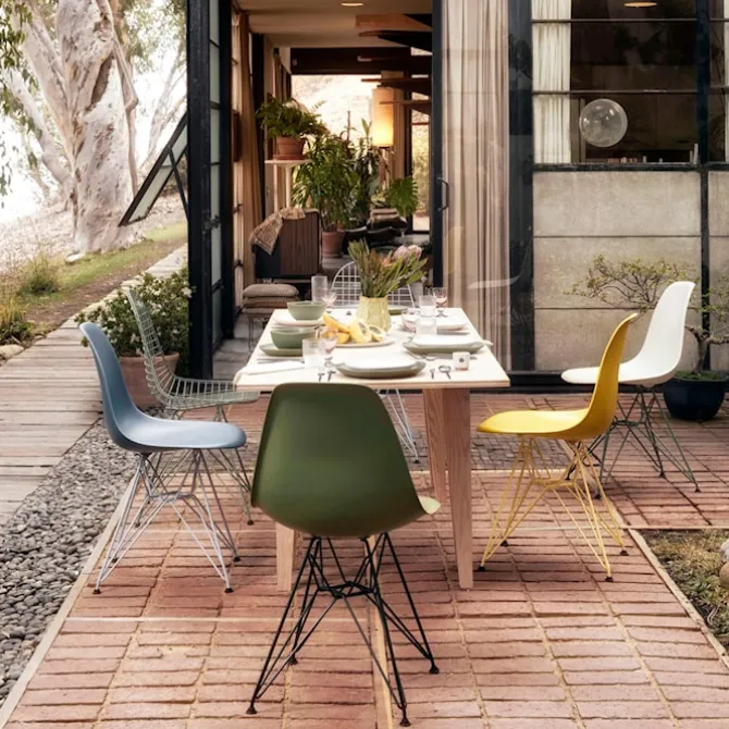 Eames RE Plastic Chair DSR stol White