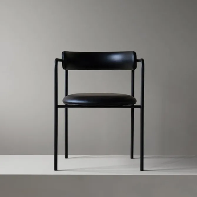 FF Chair Rounded Black Legs