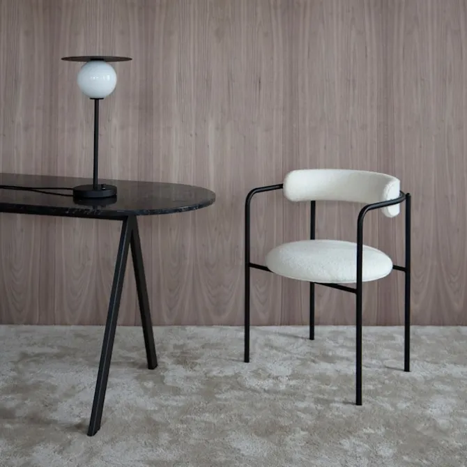 FF Chair Rounded Black Legs