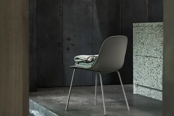 Fiber Side Chair - Tube Base