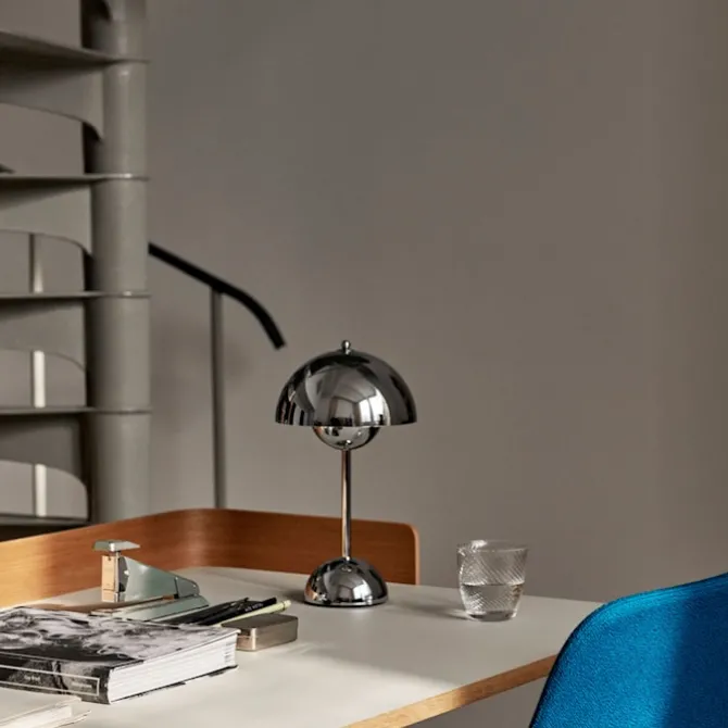 Flowerpot VP9 Portable Table Lamp