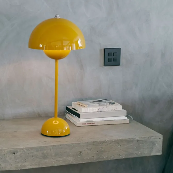 Flowerpot VP3 Table Lamp