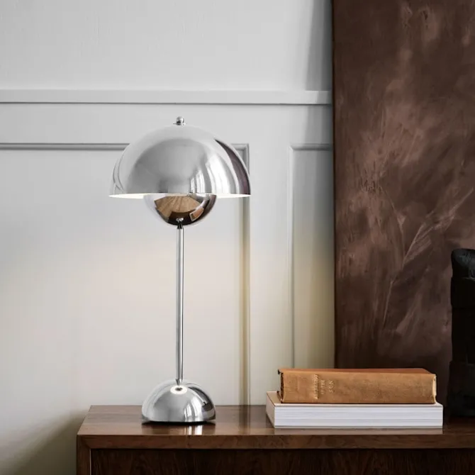 Flowerpot VP3 Table Lamp