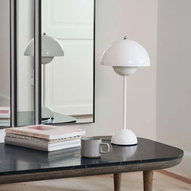 Flowerpot VP3 Table Lamp