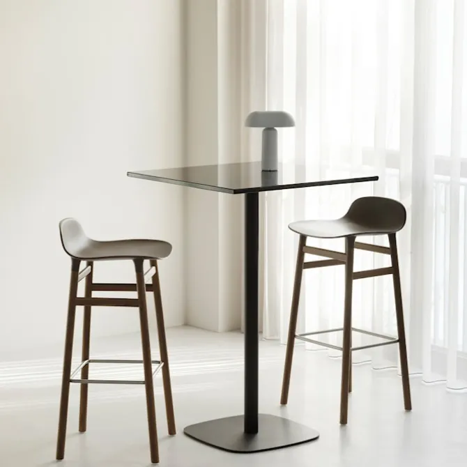 Form Barstool 65 cm Walnut