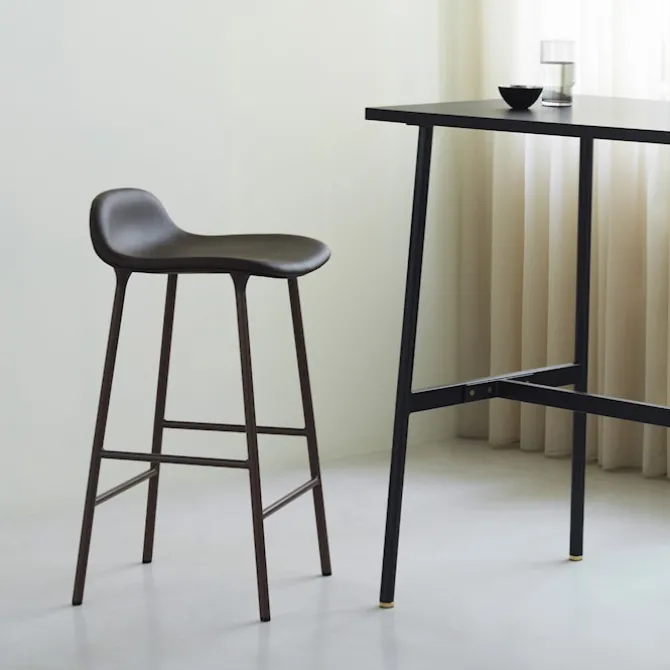 Form Barstool 65 cm Walnut