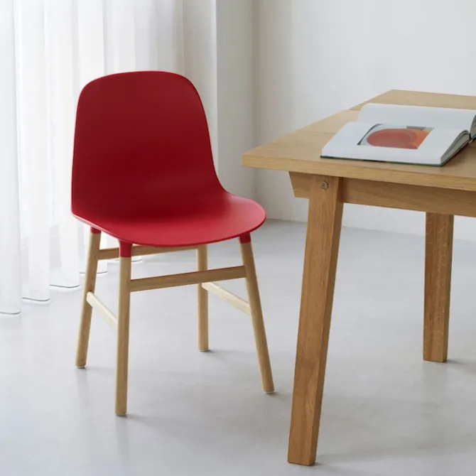 Form Chair Black Oak