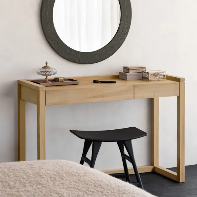 Frame Desk