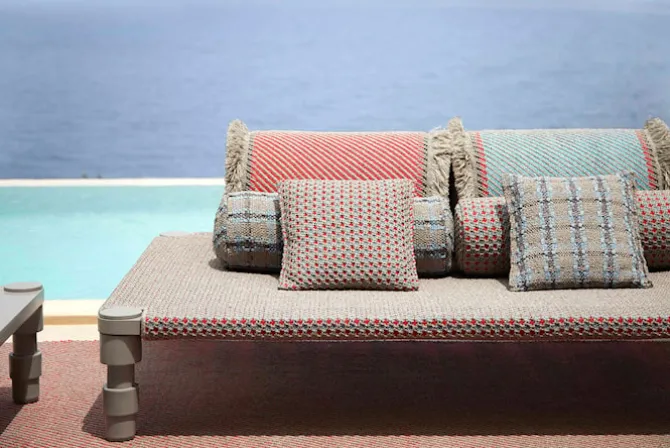 Garden Layers Big Roll - Diagonal Almond/Red