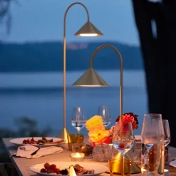 Grasp Bærbar Lampe 72 cm