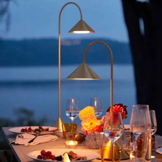 Grasp Bærbar Lampe 72 cm
