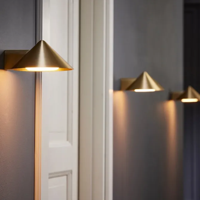 Grasp Vegglampe