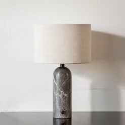 Gravity bordlampe liten svart marmor