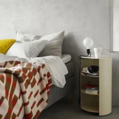 Hide Pedestal