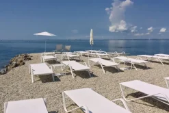 Holly Sunbed