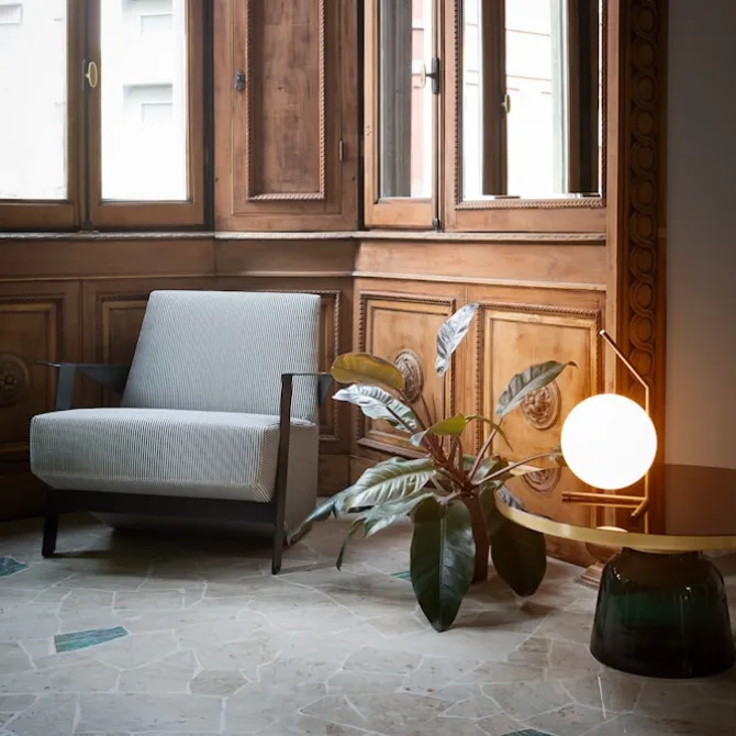 IC T1 Lav bordlampe